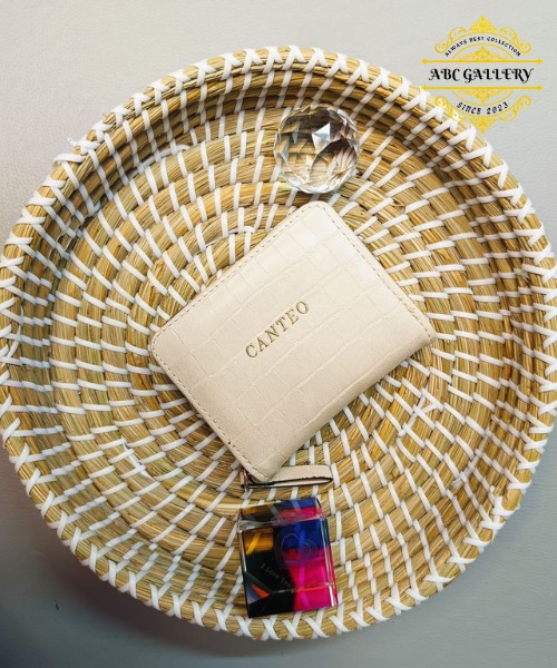 Secure ladies wallet_Of White