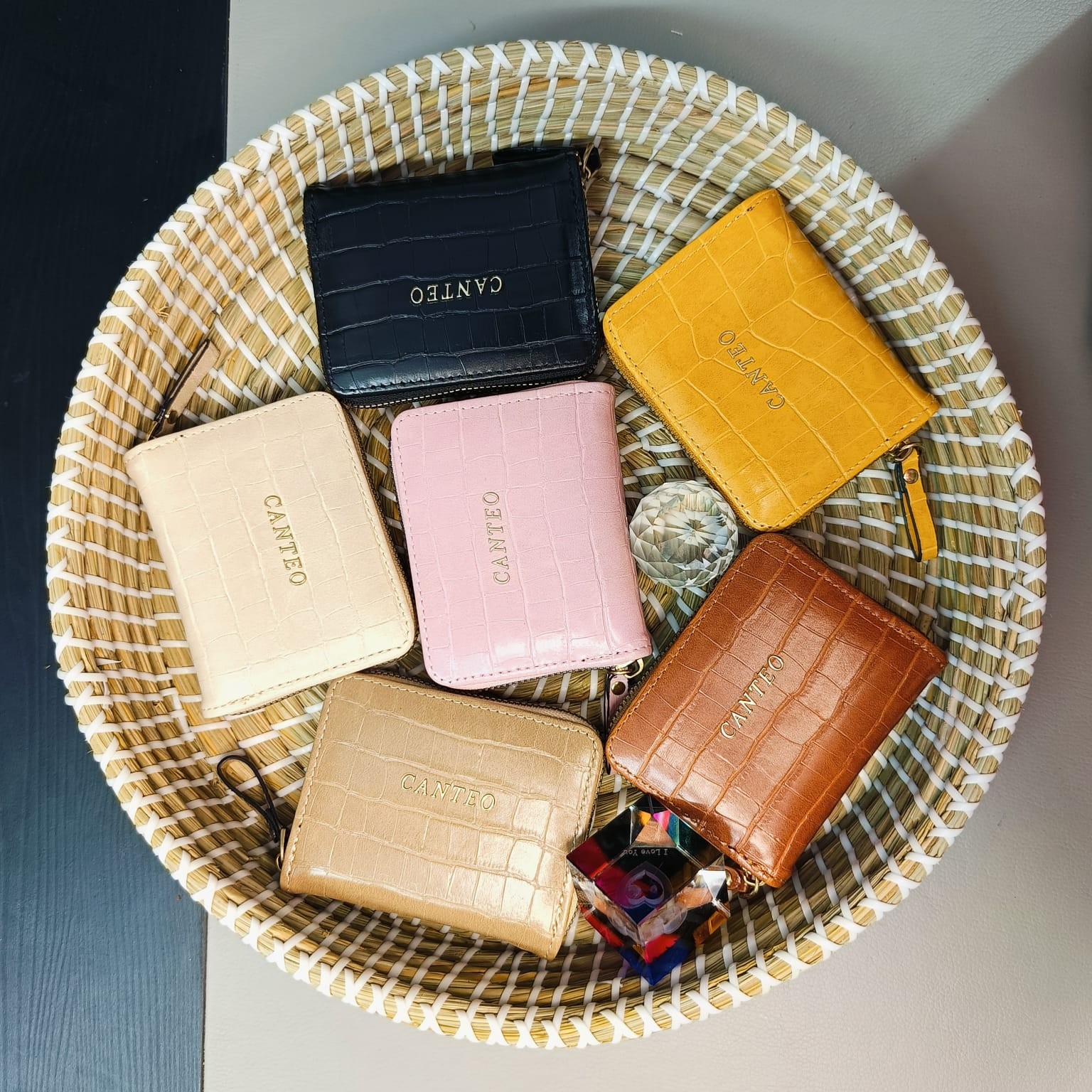 Secure ladies wallet